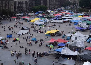CNTE levanta plantón en el Zócalo, pero seguirán a Claudia Sheinbaum “donde se presente”