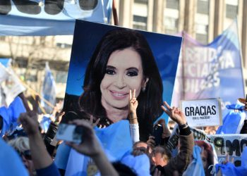 ‘Cristinazo’: El masivo apoyo popular a Fernández en su primer día de prisión domiciliaria