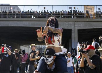 Cuatro claves de las masivas protestas contra las redadas migratorias de Los Ángeles