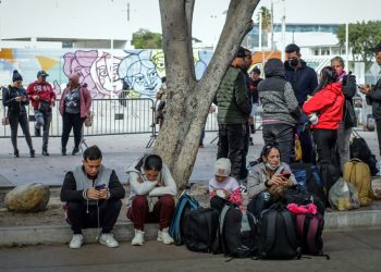 Decenas de detenidos en redadas de ICE en Los Ángeles con enfrentamientos