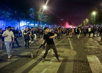 Disturbios en celebraciones de la victoria del PSG en Francia dejan dos muertos