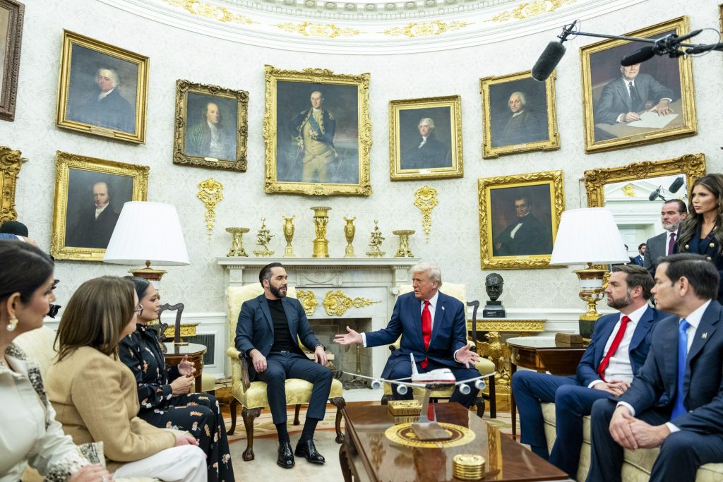 Trump está presionando a países de todo el mundo para que acepten a migrantes deportados aunque no sean ciudadanas de esas naciones
