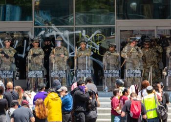 El despliegue de la Guardia Nacional en LA por orden de Trump, algo inédito en EE.UU. en décadas