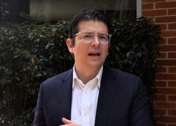 El padre de Miguel Uribe dice que su hijo logró unir a Colombia para repudiar la violencia