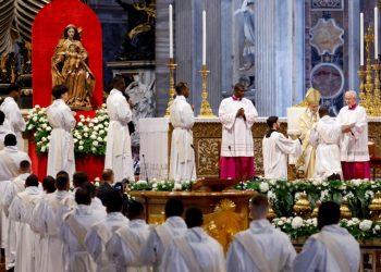 El papa León XIV pide unidad ante tiempos difíciles