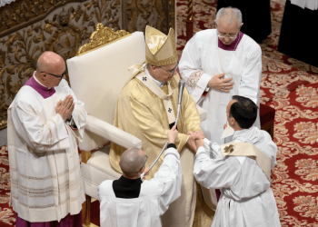 El Papa ordena a 11 sacerdotes: “Juntos reconstruiremos la credibilidad de una Iglesia herida”