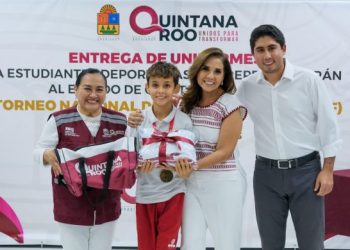 Entrega Mara Lezama uniformes a delegación quintanarroense del “Torneo Nacional de Fútbol Escolar FMF”