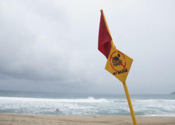Erick podría tocar tierra mañana como huracán categoría 3, con vientos de 185 Km/h