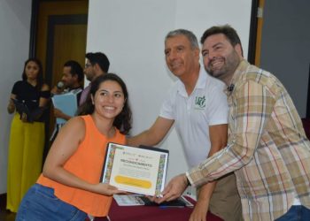Escuela de Negocios impulsa a 120 emprendedores y fortalece el tejido social en Playa del Carmen