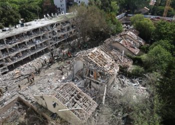 Evacua SRE a 183 mexicanos de zona de conflicto en Medio Oriente; embajadas continúan apoyo a connacionales