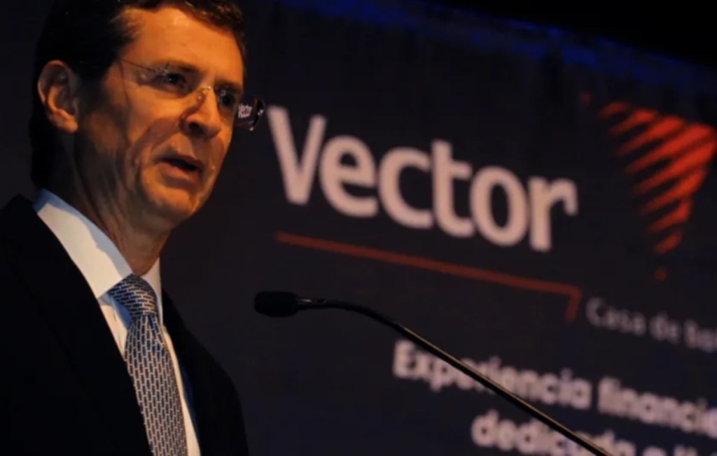 Vector Casa de Bolsa, dirigida por Eduardo Cantú Delgado, suspendió operaciones con divisas tras la intervención temporal que hizo la CNBV