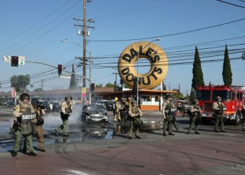 Guardia Nacional de EE.UU. llega a Los Ángeles para aplacar las protestas contra redadas