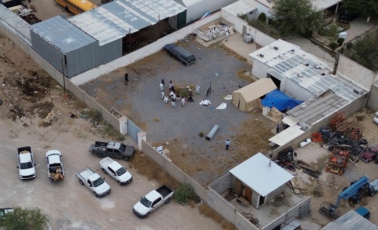 Fotografía aérea que muestra un inmueble donde fueron hallados 60 cuerpos embalsamados y apilados en Ciudad Juárez (Foto de EFE)
