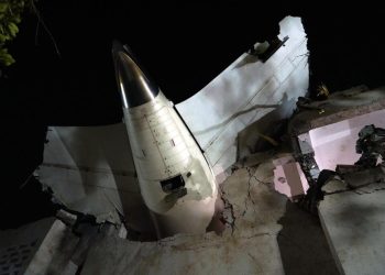 Hallan a un sobreviviente del accidente aéreo de Air India