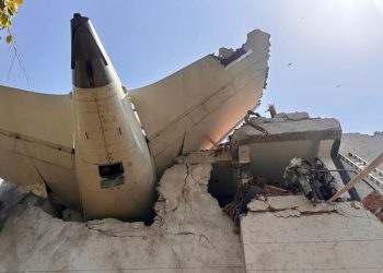 Hallan a un sobreviviente del accidente aéreo en la India