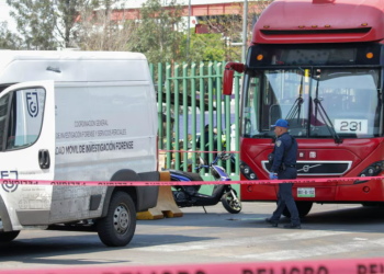Hombre muere a bordo de una unidad del Metrobús en Ciudad de México