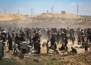 Hospital de campaña en Gaza, desbordado por víctimas de disparos cerca de puntos de ayuda