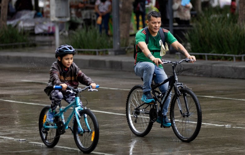 Al orar por todos los padres —desde los amorosos y presentes, hasta quienes crían solos, enfrentan la soledad o viven la paternidad como un reto inesperado—, la Arquidiócesis Primada de México pidió recordar y valorar todas las formas en que se vive la paternidad en nuestros tiempos