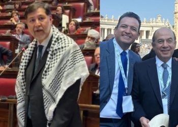 Incongruencias morenistas: Fernández Noroña se declara ateo, visita al Papa y critica a Calderón por estar en la misma audiencia