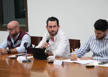 Instala Mara Lezama la Mesa de Estrategia de Sargazo 2025 en Quintana Roo para atender con fortaleza el arribo del alga