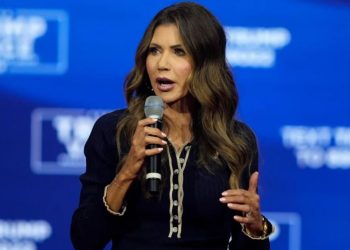 Kristi Noem: figura clave de la agenda migratoria de EE.UU.; trayectoria y polémicas