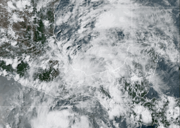 La depresión tropical 2 sería ciclón mañana domingo y tocaría tierra en la noche en México