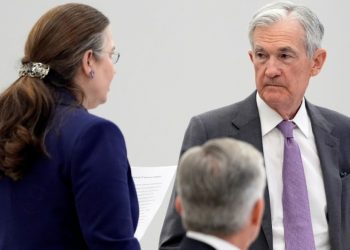 La Fed, con presiones internas y externas