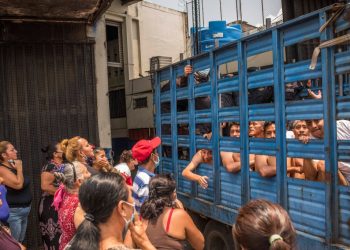 La policía de El Salvador dice que las cuotas y los rumores alimentaron las detenciones masivas de Bukele