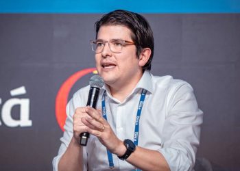 La salud del senador colombiano Uribe Turbay mantiene en vilo a todo un país