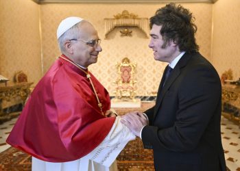 León XIV confirmó al presidente Javier Milei que viajará a Argentina