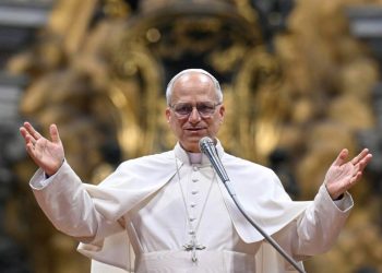 León XIV pide a obispos ser firmes y respetar normas ante casos de abusos