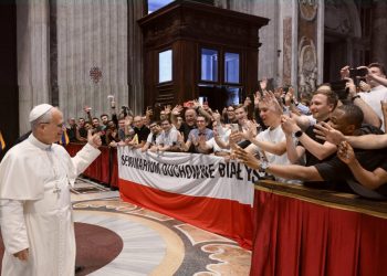 León XIV reafirma el celibato sacerdotal y exige acciones contra los abusos sexuales