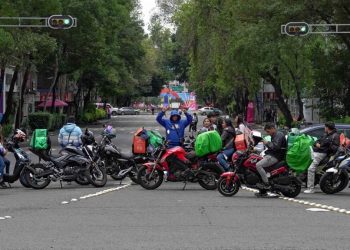 México iniciará piloto de reforma laboral para trabajadores de plataformas