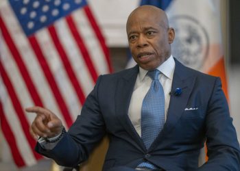 Nueva York se une a defensa de estudiante venezolano detenido por agentes de migración