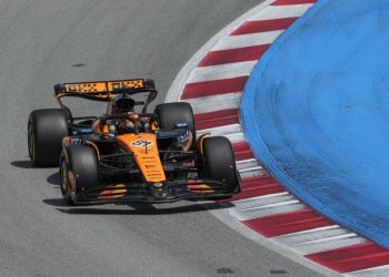 Oscar Piastri refuerza liderato al ganar el GP de España