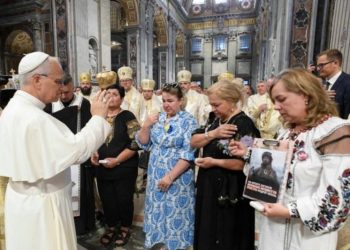 Papa León XIV expresa su dolor y cercanía a ucranianos por la “guerra sin sentido”