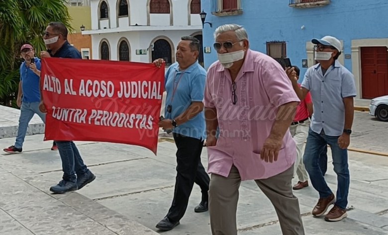 Comunicadores de Campeche protestaron contra la censura a cargo del gobierno (Foto de Juan Pablo Cu)