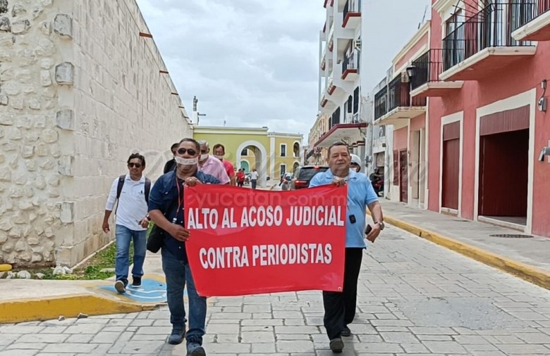 Comunicadores de Campeche protestaron contra la censura a cargo del gobierno (Foto de Juan Pablo Cu)