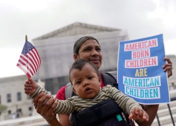 ¿Qué implica la sentencia de la Corte sobre la ciudadanía por nacimiento en EE.UU.?