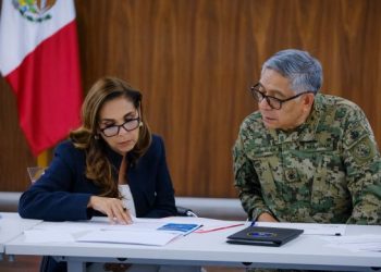 Recibe Mara Lezama al Almirante Raymundo Pedro Morales Ángeles, Secretario de Marina; revisan acciones aplicadas para la construcción de paz en Quintana Roo