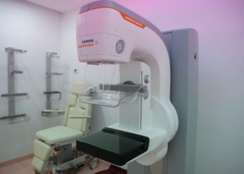 Supervisa Mara Lezama funcionamiento de nuevo mastógrafo digital y el tomógrafo de última generación en Hospital General de Playa del Carmen