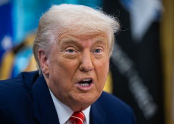Trump advierte que todo el mundo debería evacuar Teherán “inmediatamente”