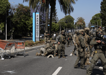 Trump envía a la Guardia Nacional en LA para sofocar protestas contra redadas de migración