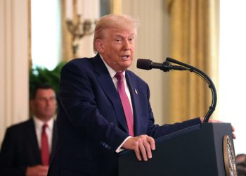 Trump reconoce que su política migratoria afecta a los agricultores y anuncia “cambios”