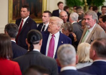 Trump reconoce que su política migratoria afecta a los agricultores y avanza “cambios”