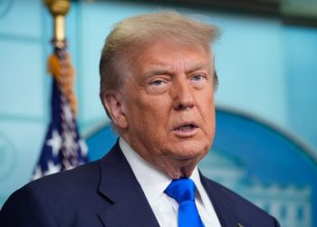 Trump rompe negociación comercial con Canadá y anuncia nuevo arancel