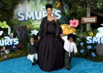 Rihanna deslumbra embarazada y acompañada de sus hijos en la alfombra roja