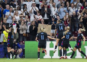 ⚽ Inglaterra remonta ante Italia y sigue con vida en la Eurocopa Femenina 2025