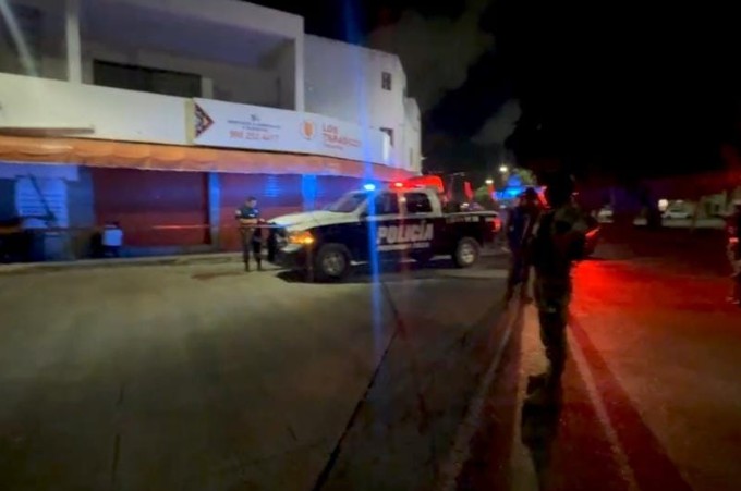 ataque armado Cancún, balacera en taquería, taquería Los Tarascos Cancún, región 505 Cancún