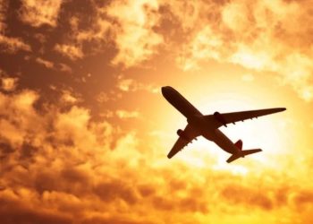 Aterrizaje de emergencia obliga a dejar varados a 282 pasajeros en isla del Atlántico